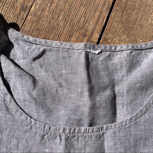 Chalet gray and white striped Linen loganlook top - Picture 10 of 13